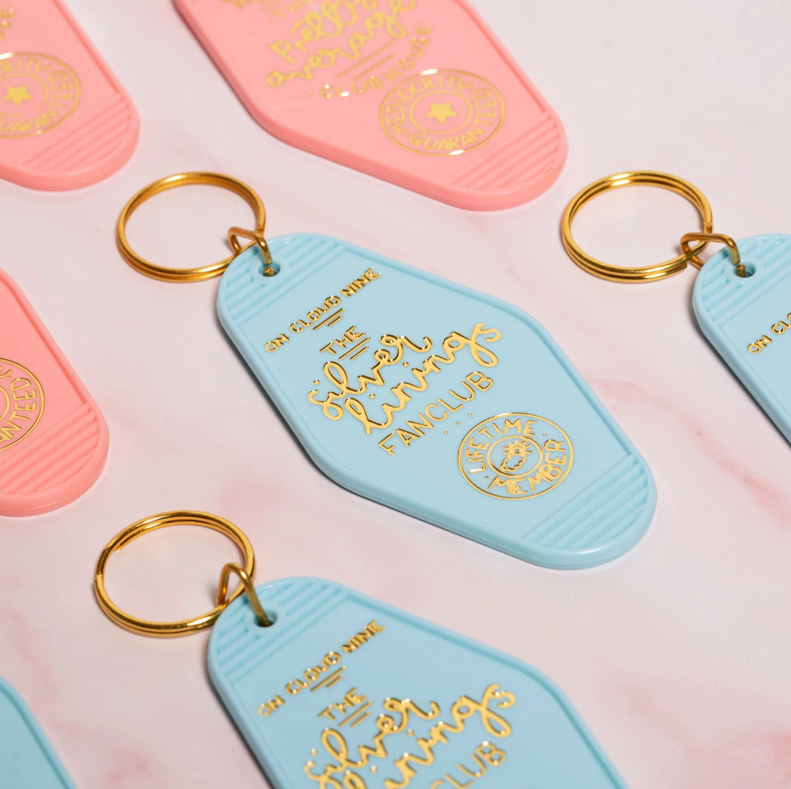 CustomLogoRetroPlasticTagKeychainsForBusinessHotel