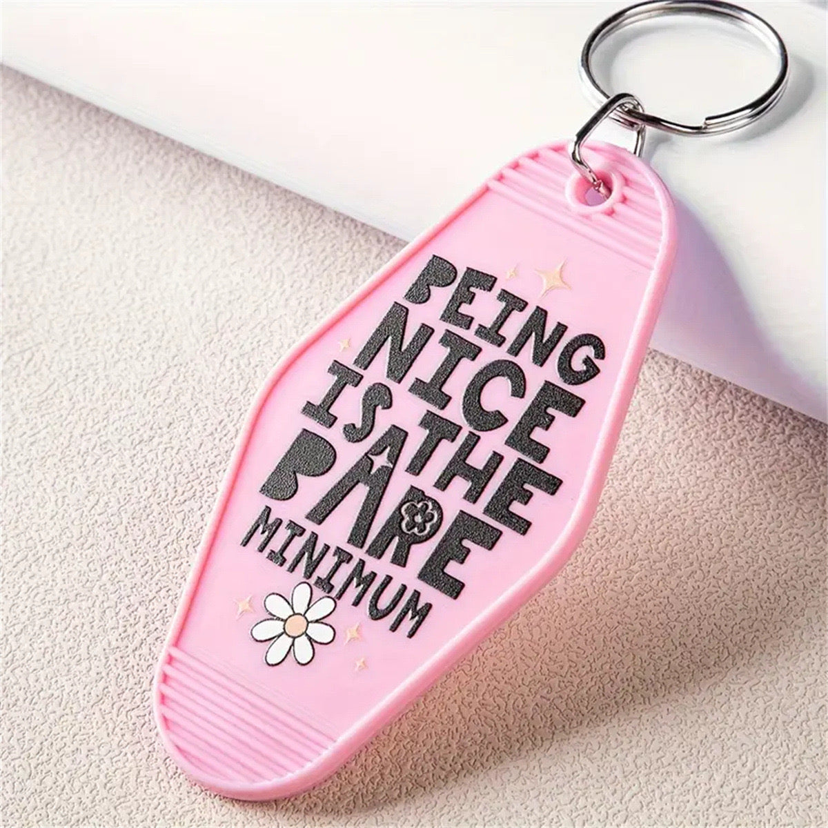 Factory Custom Creative Design Party Gift Hotel Keychain Metal Enamel Keychains Retro Vintage Gift Motel Room Key Chain