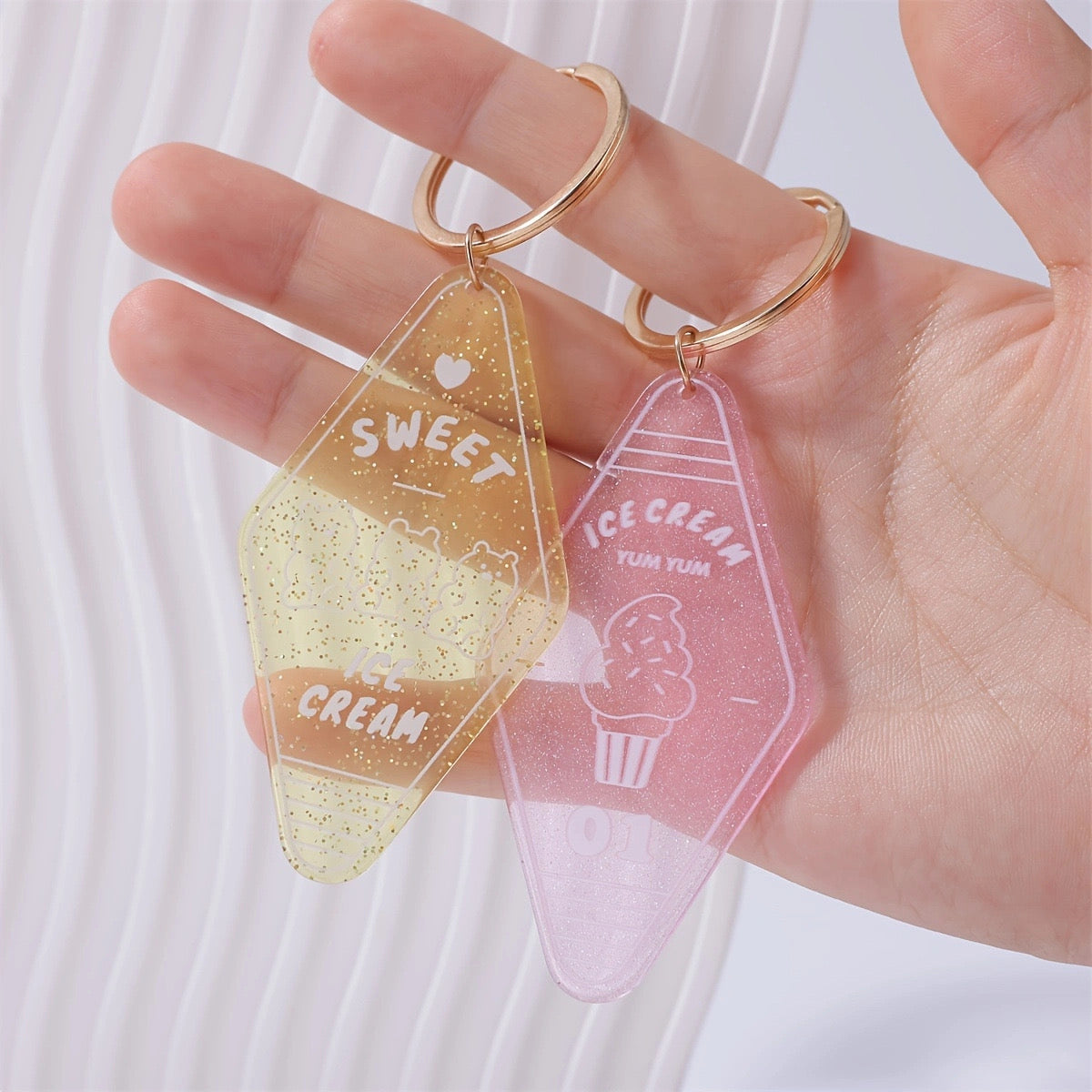 GoldKeyringManufacturerPromotionGiftsKeepDrivingInspiredMotelKeychainsVintageCustomHardEnamelMetalKeychainHotel