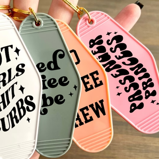 Custom logo Metal Hotel Room Number Keychain Custom Enamel Retro Vintage Motel Keychain Hotel Room Key Chain Key Tags