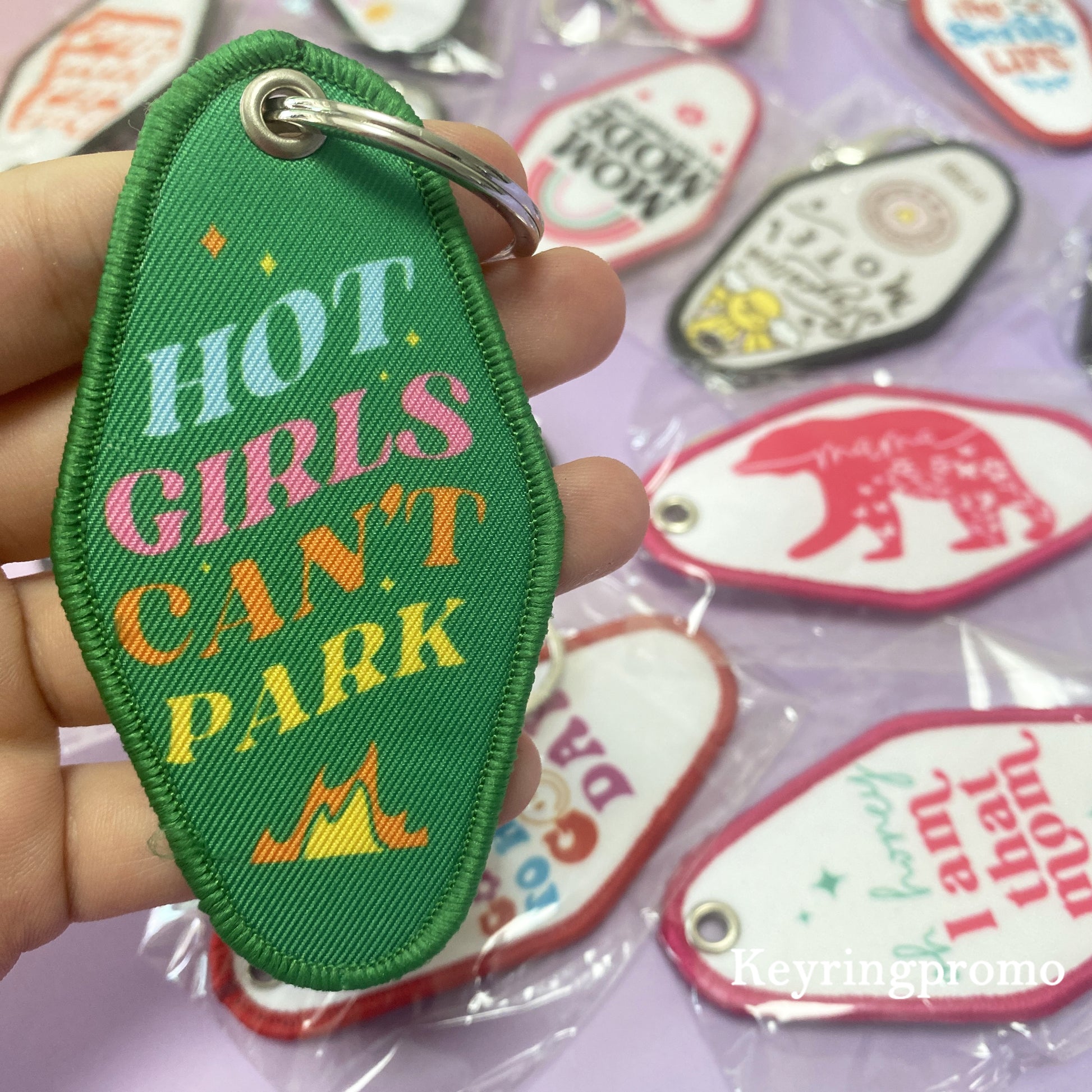 Blank Motel UV Printing Plastic Hot Stamp Key Chains Glitter Acrylic Motel Keychain Custom Design Keyring Hotel Keychains