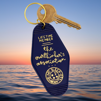 FactoryCustomCreativeDesignPartyGiftHotelKeychainMetalEnamelKeychainsRetroVintageGiftMotelRoomKeyChain