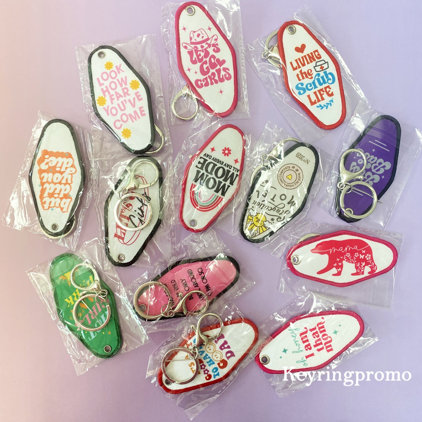 Factory Custom Creative Design Party Gift Hotel Keychain Metal Enamel Keychains Retro Vintage Gift Motel Room Key Chain