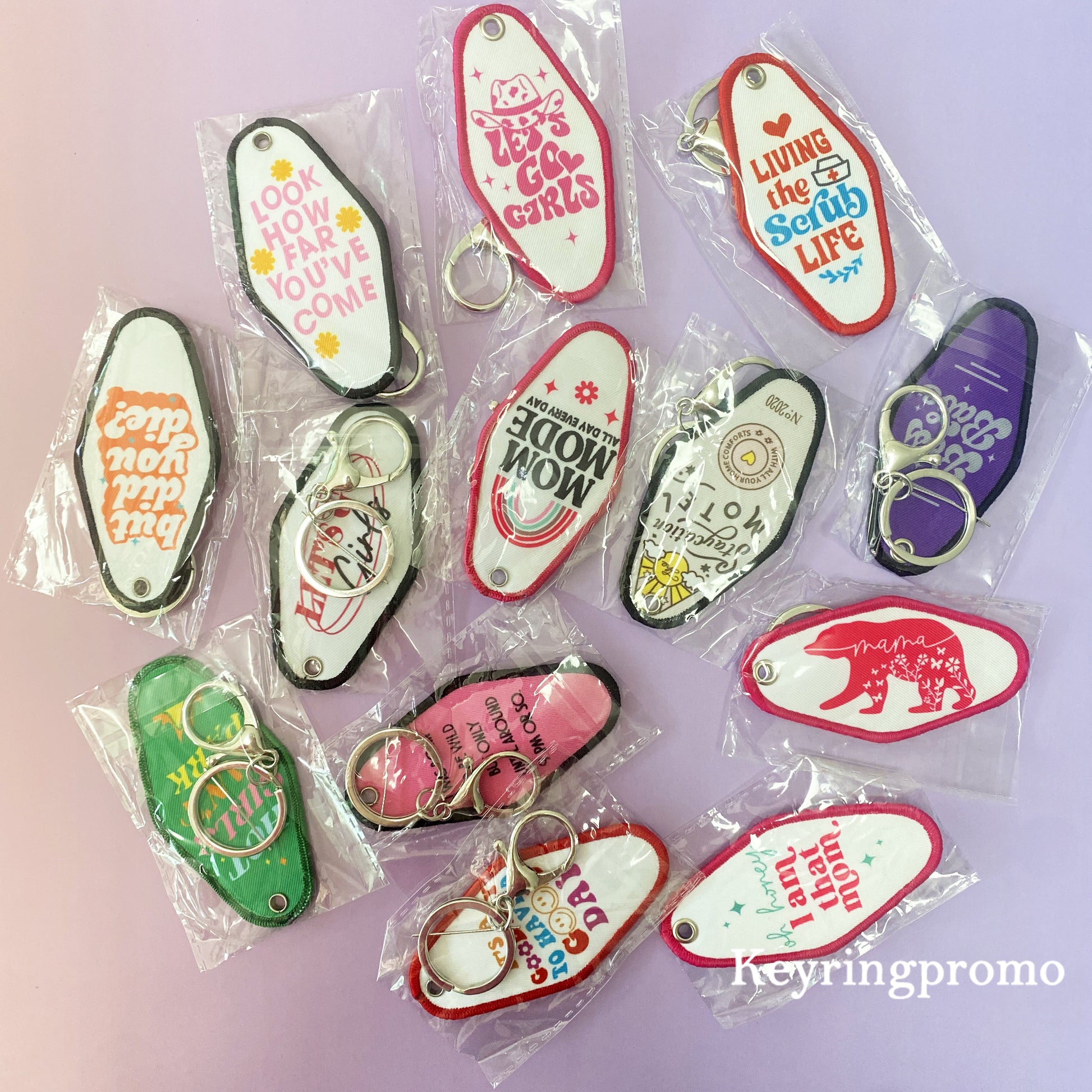 Factory Custom Creative Design Party Gift Hotel Keychain Metal Enamel Keychains Retro Vintage Gift Motel Room Key Chain